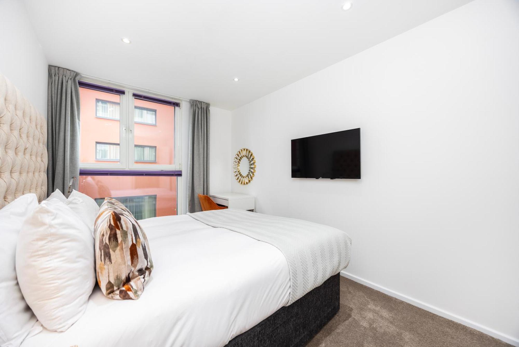 Austin David Excel * London